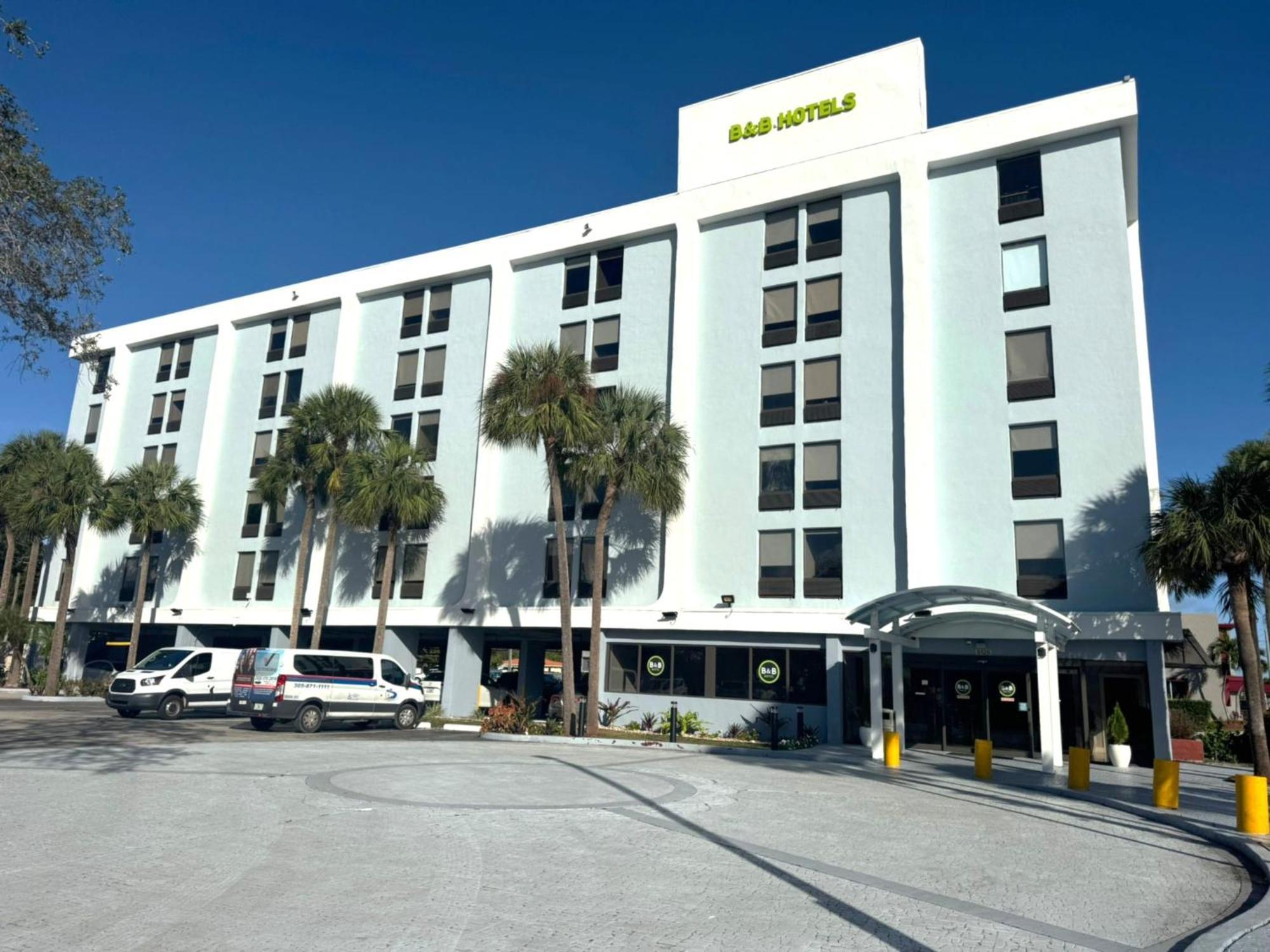 Airport Hotel Miami Springs