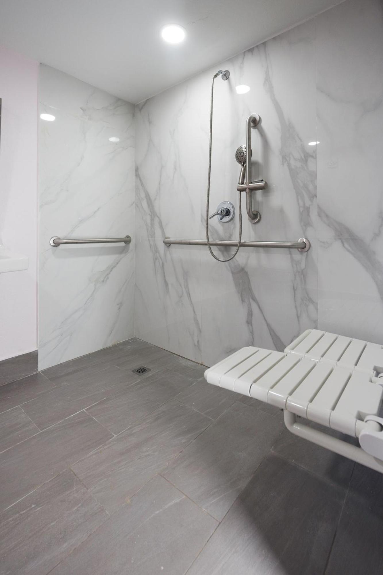 Hotel Miami Airport 3*